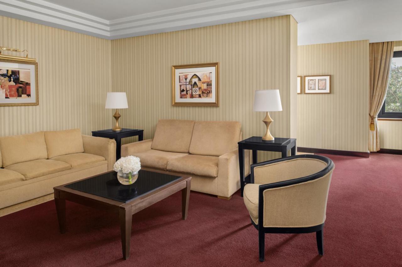 Intercontinental Riyadh By Ihg Ngoại thất bức ảnh A suite at the InterContinental Vienna