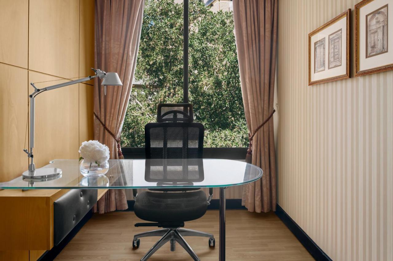 Intercontinental Riyadh By Ihg Ngoại thất bức ảnh A typical office at the hotel