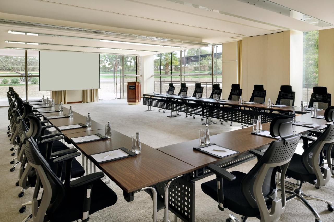 Intercontinental Riyadh By Ihg Ngoại thất bức ảnh A meeting room