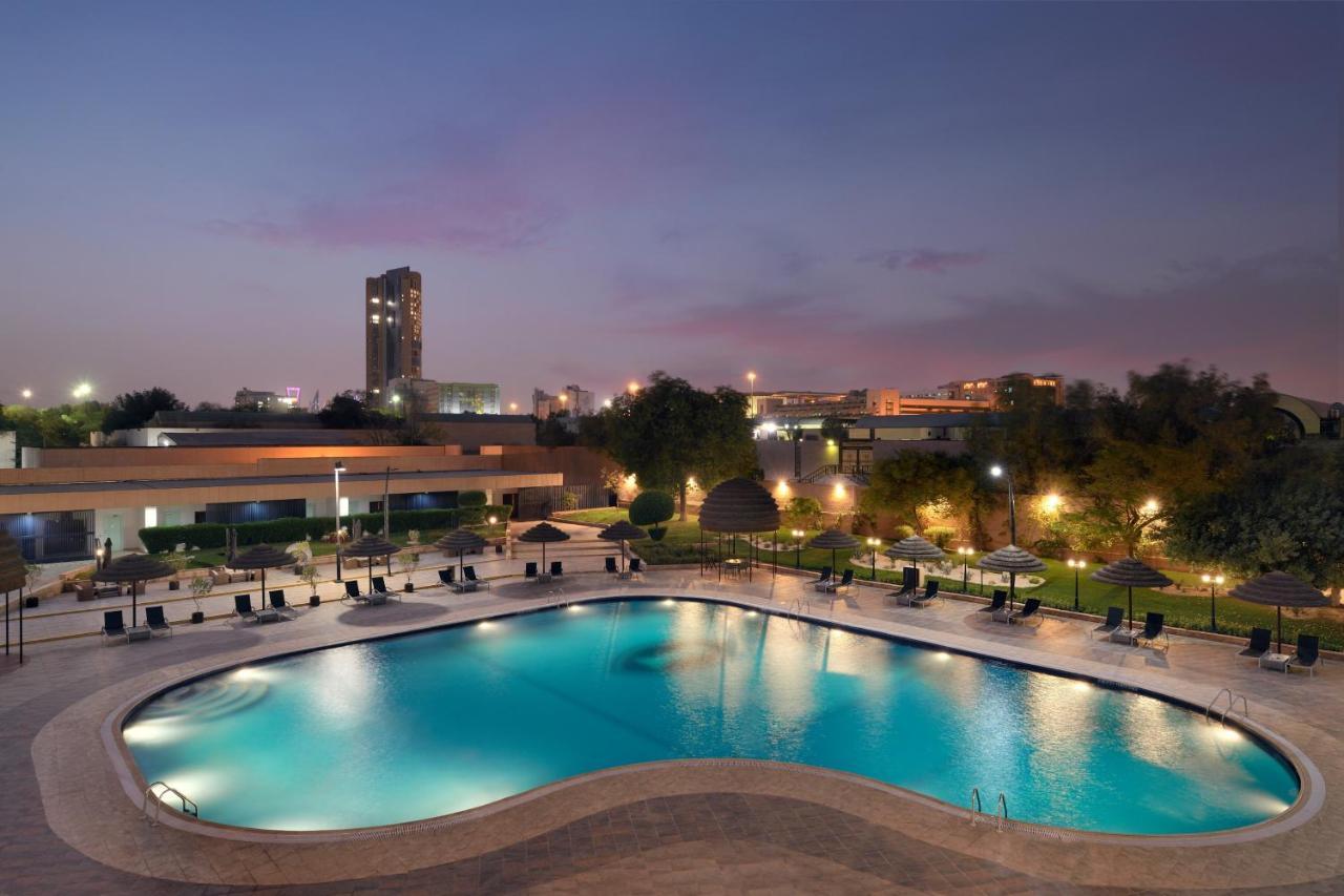 Intercontinental Riyadh By Ihg Ngoại thất bức ảnh The pool at the Grand Hyatt Hotel, Dubai